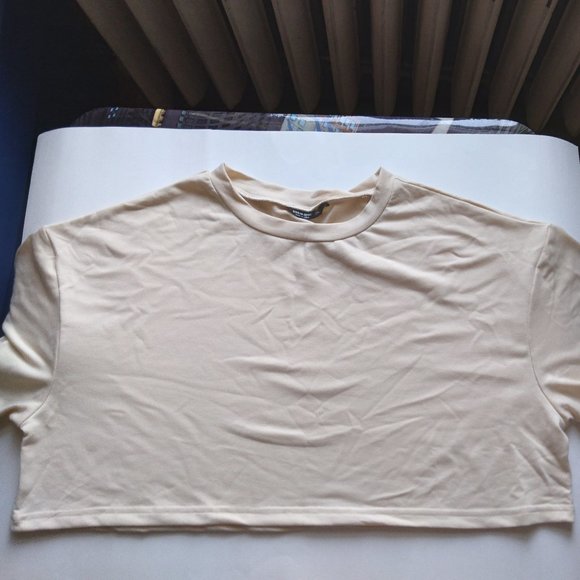 SHEIN 2 PC CROP TOP SHORT SET - 1X - Picture 3 of 3